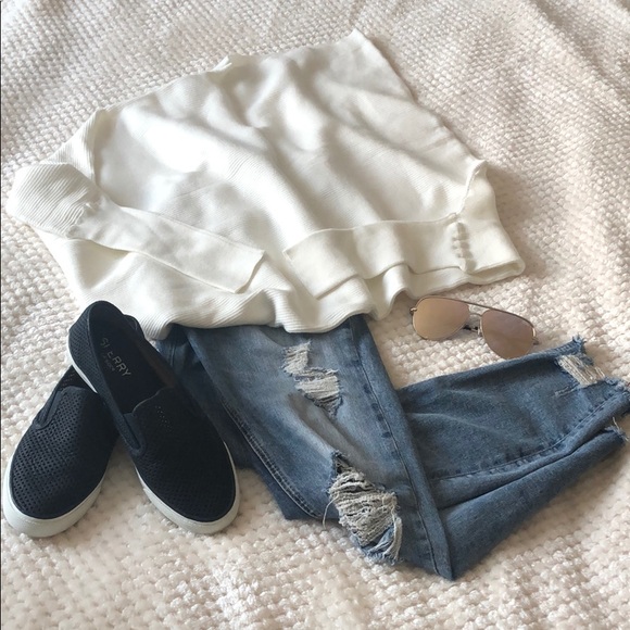 New Cream off shoulder sweater size small - Picture 2 of 2